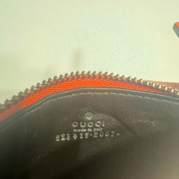 Gucci Leather Lanyard with card slots - Picture 9 of 10